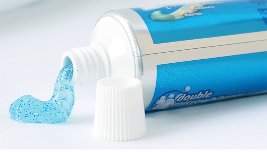 Những công dụng tẩy rửa của kem đánh răng mà bạn nên biết