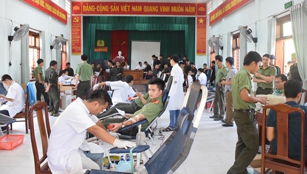 Hơn 100 đơn vị máu của các cán bộ chiến sĩ Công an tỉnh Thừa Thiên Huế tham gia hiến tặng
