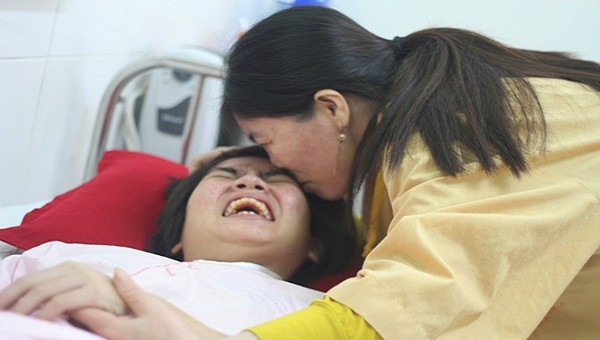 Nụ cười, những giọt nước mắt hạnh phúc của hai mẹ con khi Trang “vượt cửa tử”