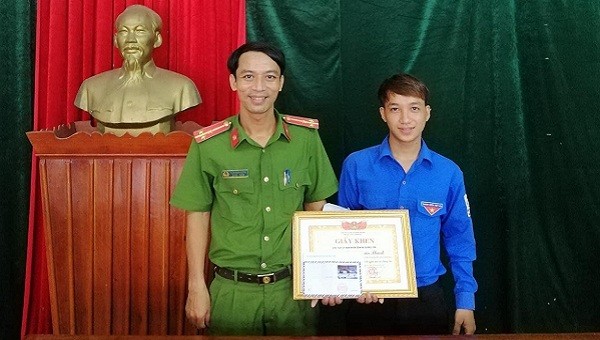 Tuyên dương, khen thưởng đoàn viên Đặng Xuân Thanh.