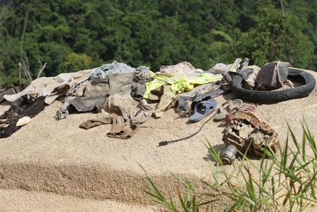 Nhiều vật dụng, quần áo của các nạn nhân được tìm thấy hôm nay (2/7).