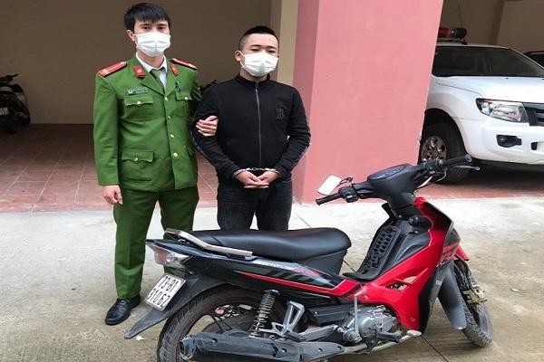 Phạm Xuân Hoàng Hiếu cùng phương tiện gây ra các vụ cướp giật tài sản người đi đường.