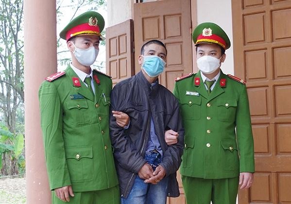 Nguyễn Văn Hiện bị lực lượng công an bắt giữ.