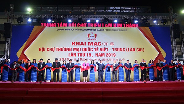 Khai mạc Hội chợ Thương mại quốc tế Việt – Trung lần thứ 19 tại Lào Cai