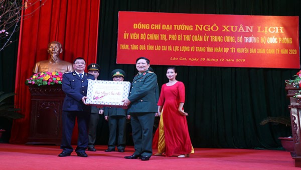 Đại tướng Ngô Xuân Lịch thăm và chúc Tết tỉnh Lào Cai
