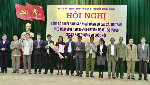 Sau khi sắp xếp, huyện Trùng Khánh có 14 đơn vị hành chính cấp xã, gồm 13 xã và 01 thị trấn.