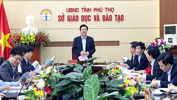 Thứ trưởng Bộ GD&ĐT Nguyễn Hữu Độ phát biểu tại buổi làm việc với tỉnh Phú Thọ
