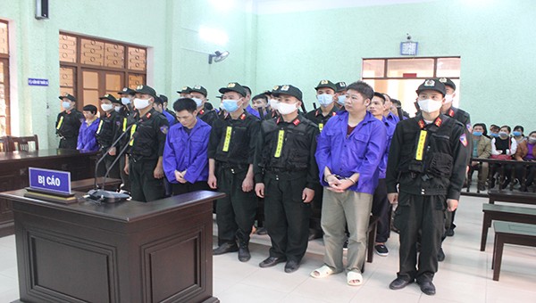 Cao Bằng tuyên sáu án tử hình cho đường dây mua bán gần 500 bánh heroin