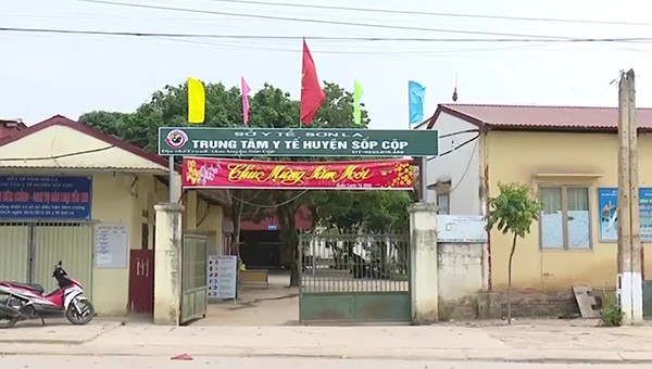 Nhiều nhân viên y tế bản tại các xã trên địa bàn hyuện Sốp Cộp và tỉnh Sơn La đang xin thôi việc khi chế độ đãi ngộ không tương xứng.