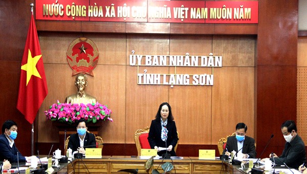 Bà Lâm Thị Phương Thanh, Bí thư tỉnh ủy tỉnh Lạng Sơn dự và chỉ đạo hội nghị.