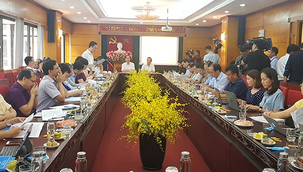 Ông Đào Ngọc Dung - Bộ trưởng Bộ Lao động  thương binh và xã hội làm việc với UBND quận Hà Đông.