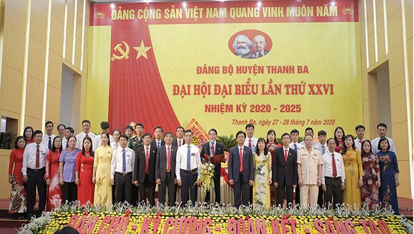 BCH Đảng bộ huyện Thanh Ba khóa XXVI, nhiệm kỳ 2020-2025 ra mắt Đại hội