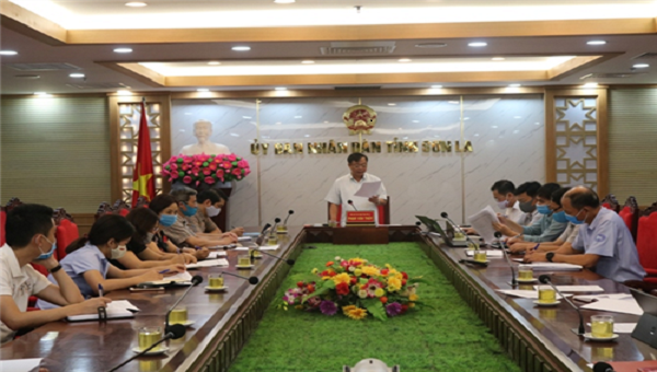 Đồng chí Phạm Văn Thủy, Phó Chủ tịch UBND tỉnh đã chủ trì cuộc họp bàn các giải pháp phòng, chống dịch bệnh trong tình hình mới