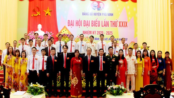 BCH Đảng bộ huyện Phù Ninh nhiệm kỳ 2020 – 2025 ra mắt Đại hội