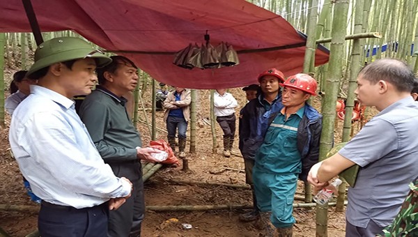 Lãnh đạo UBND tỉnh Cao Bằng chỉ đạo công tác tìm kiếm cứu nạn, cứu hộ nạn nhân mất tích dưới hang sâu