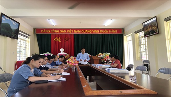 Lãnh đạo Sở Tư pháp làm việc tại xã Minh khai, huyện Thạch An, tỉnh Cao Bằng