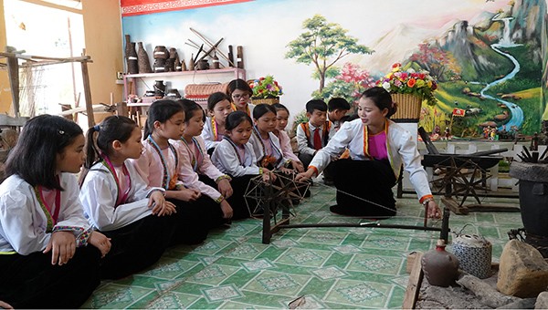 Mô hình "Trường học gắn với văn hóa truyền thống địa phương - không gian văn hóa Mường" tại Trường Tiểu học Tân Sơn