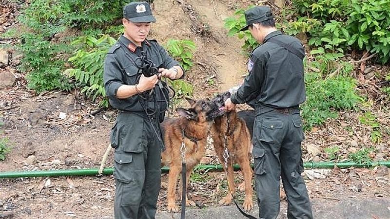 Truy bắt đối tượng chém 4 người rồi trốn vào rừng tại Lạng Sơn