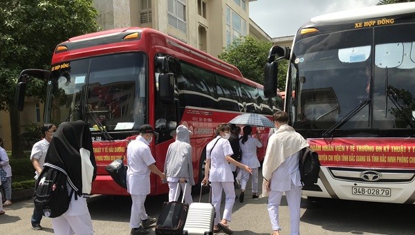 267 sinh viên Trường Đại học Kỹ thuật Y tế Hải Dương lên đường chi viện cho Bắc Giang và Bắc Ninh chống dịch COVID-19.