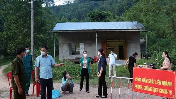 Phó Chủ tịch Thường trực UBND Tỉnh Thái Nguyên kiểm tra công tác phòng chống dịch tại Võ Nhai, Thái Nguyên sau khi địa phương này phát hiện 1 ca nghi nhiễm SARS- CoV-2.
