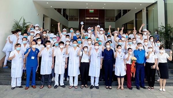 Đoàn cán bộ y tế Thái Nguyên xuất quân hỗ trợ thành phố Hồ Chí Minh chống dịch COVID-19.