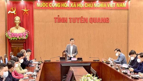 Chủ tịch UBND tỉnh Nguyễn Văn Sơn chủ trì cuộc họp