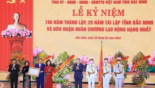Bắc Ninh đón nhận Huân chương Lao động hạng Nhất