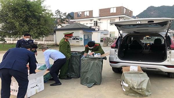 Lực lượng chức năng tỉnh Tuyên Quang đã phát hiện, xử lý gần 5.000 bộ kit test nhanh, 2.500 hộp thuốc điều trị COVID-19 không rõ nguồn gốc