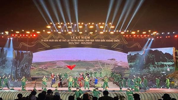 Lễ kỷ niệm 75 năm ngày Bác Hồ trở lại Tuyên Quang lãnh đạo toàn quốc kháng chiến.