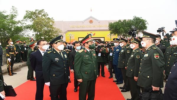 Bộ trưởng Bộ Quốc phòng Trung Quốc Ngụy Phượng Hòa chủ trì Lễ đón Bộ trưởng Quốc phòng Việt Nam Phan Văn Giang