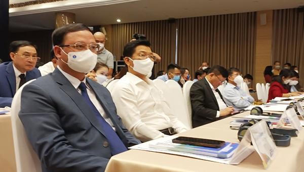 Ông Nguyễn Mạnh Tuấn, Phó Chủ tịch UBND tỉnh và đại biểu dự Hội nghị công bố chỉ số năng lực cạnh tranh cấp tỉnh PCI 2021
