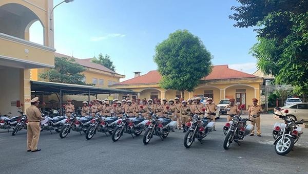 Lực lượng Cảnh sát giao thông Công an tỉnh Tuyên Quang đồng loạt ra quân thực hiện