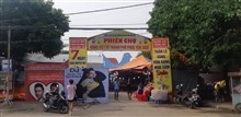 Phiên chợ hàng Việt thu hút được rất nhiều các tiểu thương và người dân tham gia hội chợ