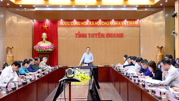 Phó Chủ tịch UBND tỉnh Tuyên Quang Hoàng Việt Phương phát biểu tại hội nghị