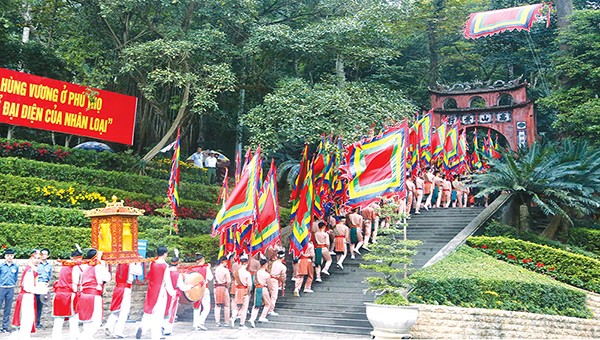 Hoạt động lễ hội ở Đền Hùng