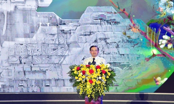 Ông Nguyễn Văn Sơn, Chủ tịch UBND tỉnh Tuyên Quang phát biểu tại lễ khai mạc (Ảnh: Lê Hanh)