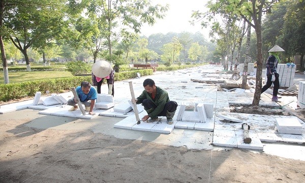 Vĩnh Yên chú trọng việc chỉnh trang đô thị tại các tuyến đường làng, ngõ xóm tạo môi trường Xanh- sạch- đẹp (Ảnh: Lê Trang)