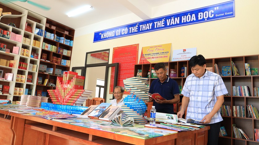 Thư viện tại tổ dân phố Tam Quang có hàng nghìn đầu sách, được bài trí khoa học, chính thức được đưa vào hoạt động (Ảnh: BTC)