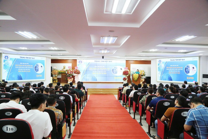 Toàn cảnh buổi kỷ niệm 5 năm thành lập Trung tâm đột quỵ của bệnh viện Đa khoa tỉnh Phú Thọ (Ảnh: Ngọc Tuyết - Hiền Anh)