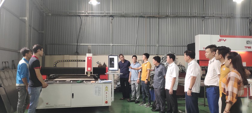 Đoàn nghiệm thu đề án "Hỗ trợ kinh phí đầu tư máy móc thiết bị tiên tiến trong sản xuất gia công cơ khí" tại Công ty TNHH VTECH CO.