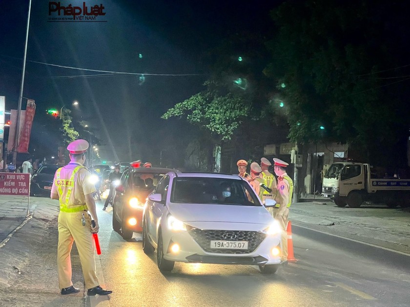 Đội Cảnh sát giao thông đường bộ số 2, Phòng Cảnh sát giao thông, Công an tỉnh Phú Thọ khi đang tiến hành nhiệm vụ tại km76+900, quốc lộ 32, huyện Tam Nông, tỉnh Phú Thọ.