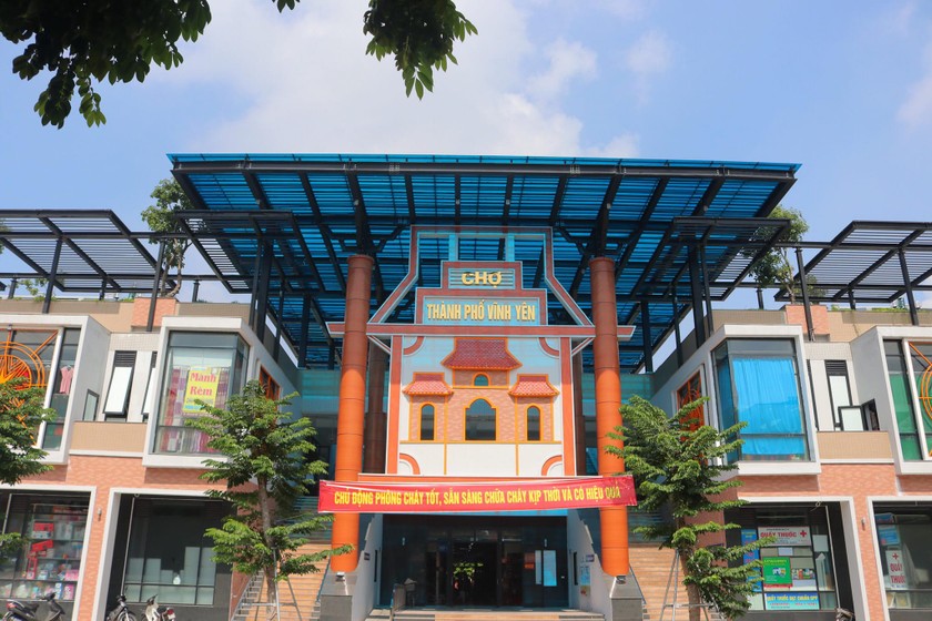 Chợ Vĩnh Yên thu hút gần 800 hộ vào kinh doanh, buôn bán. 