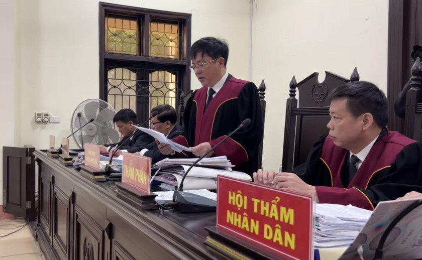 Phiên xét xử diễn ra tại TAND tỉnh Phú Thọ.