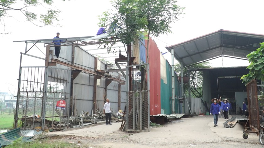 Dựng lán, xưởng trên đất nông nghiệp tại địa bàn xã Đồng Văn, huyện Yên Lạc.