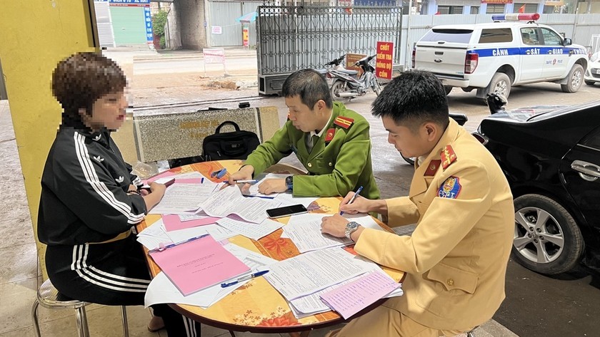 Chị Nguyễn Thị Thanh làm việc với cơ quan công an huyện Hiệp Hòa