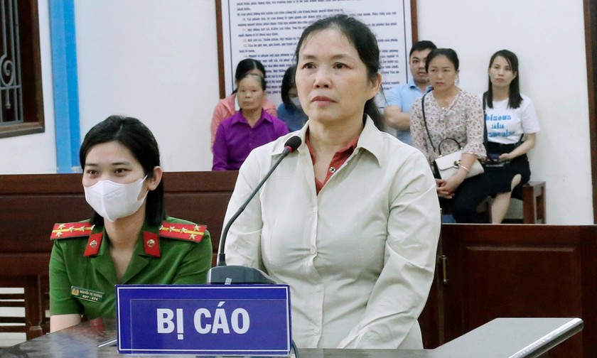 Bị cáo Nguyễn Thị Kim Thúy tại phiên toà (Ảnh: Chí Dũng)