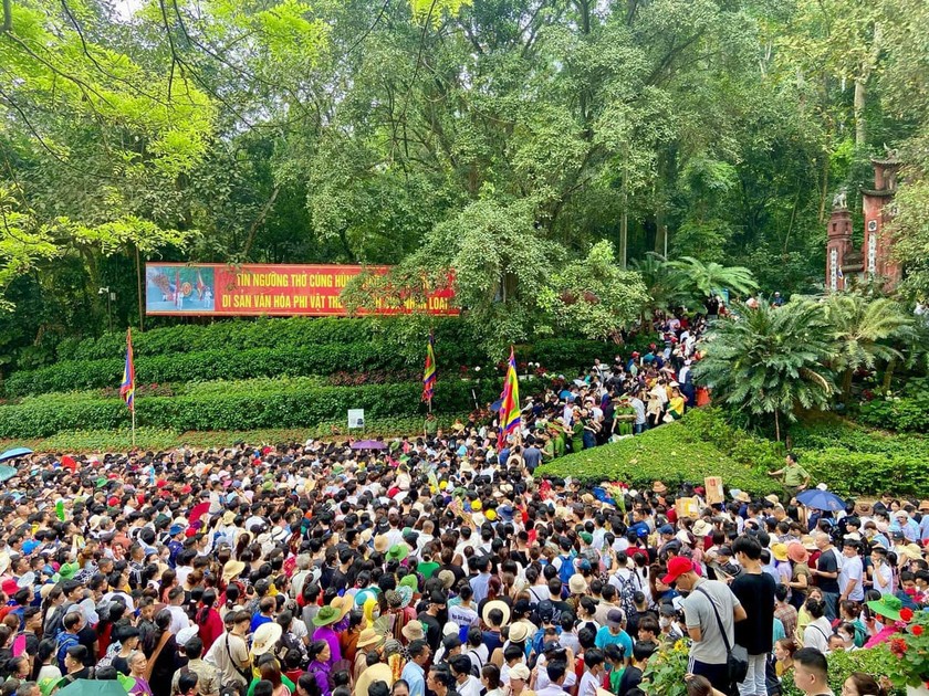 Ngày 14/4, Khu di tích Đền Hùng đón khoảng 700.000 lượt khách
