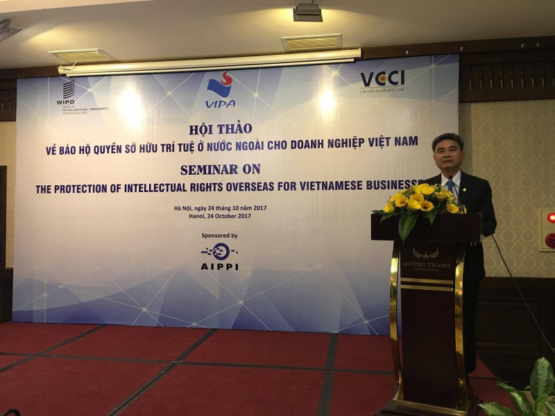 PGS.TS Mai Hà – Chủ tịch Hội Sở hữu trí tuệ Việt Nam phát biểu tại Hội thảo