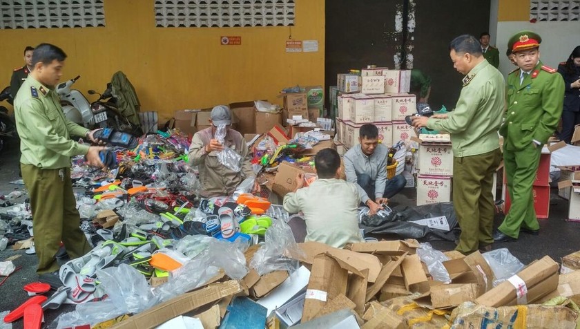 Gần 11.000 sản phẩm các loại bị tiêu hủy tại Bắc Giang.
