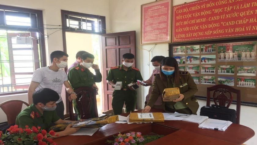 Lực lượng QLTT Bắc Giang tiến hành xử lý vụ việc vi phạm
